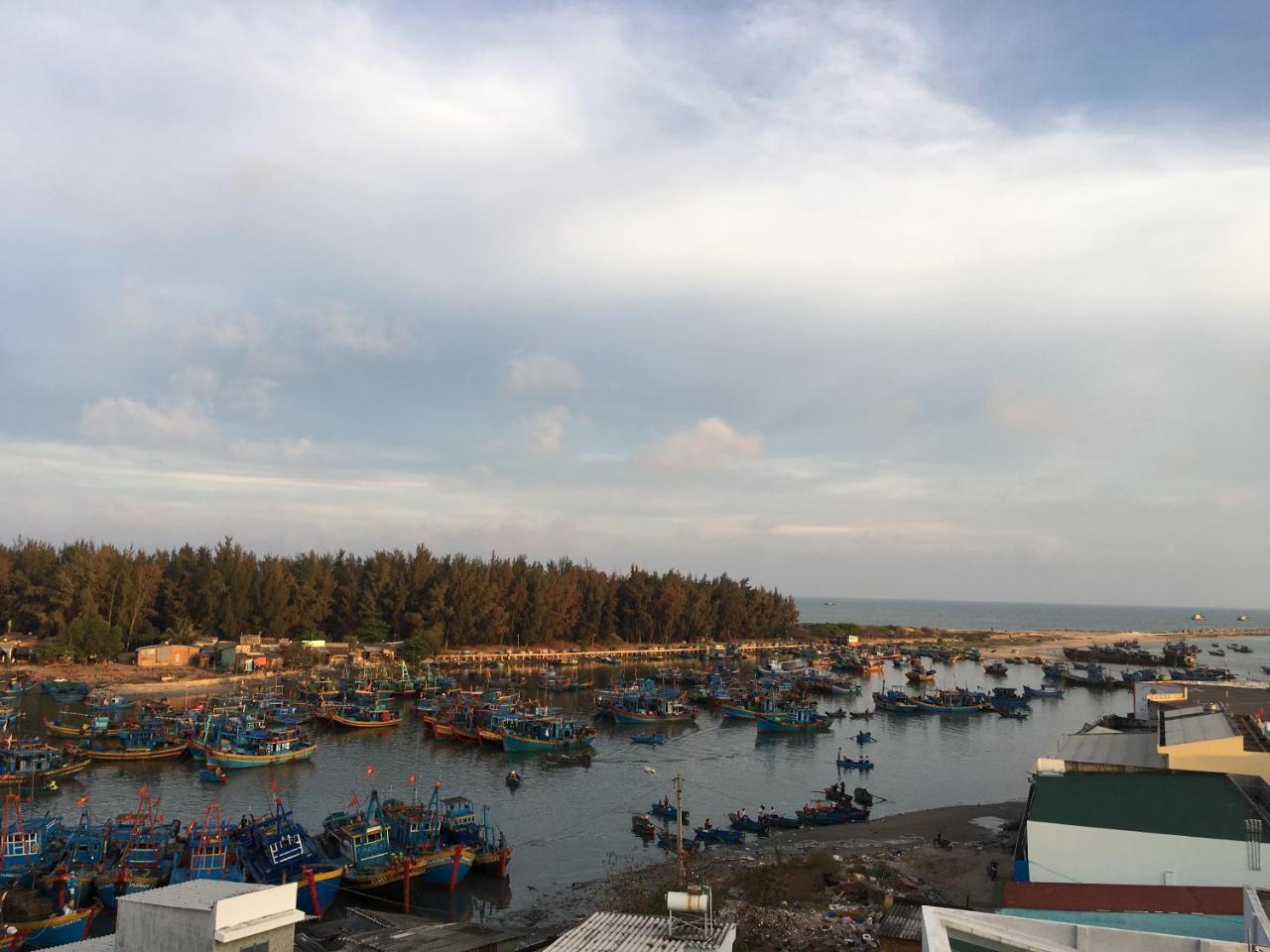 Hotel Tan Phu La Gi Kültér fotó